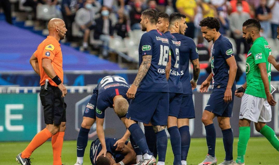 包含法甲豪门“边路+高压”战术:打乱对手战略的词条 包含法甲豪门“边路+高压”战术:打乱对手战略的词条