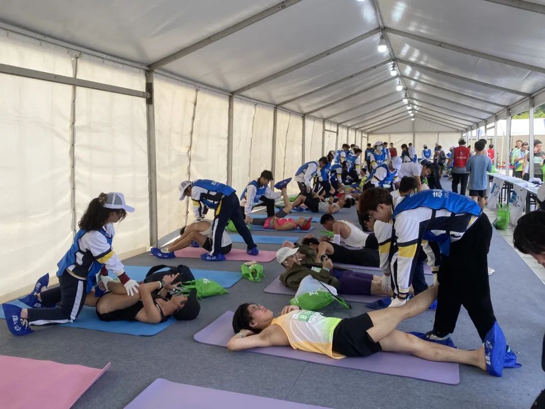 爱游戏官网-赛事现场粉丝互动不断，志愿者服务周到