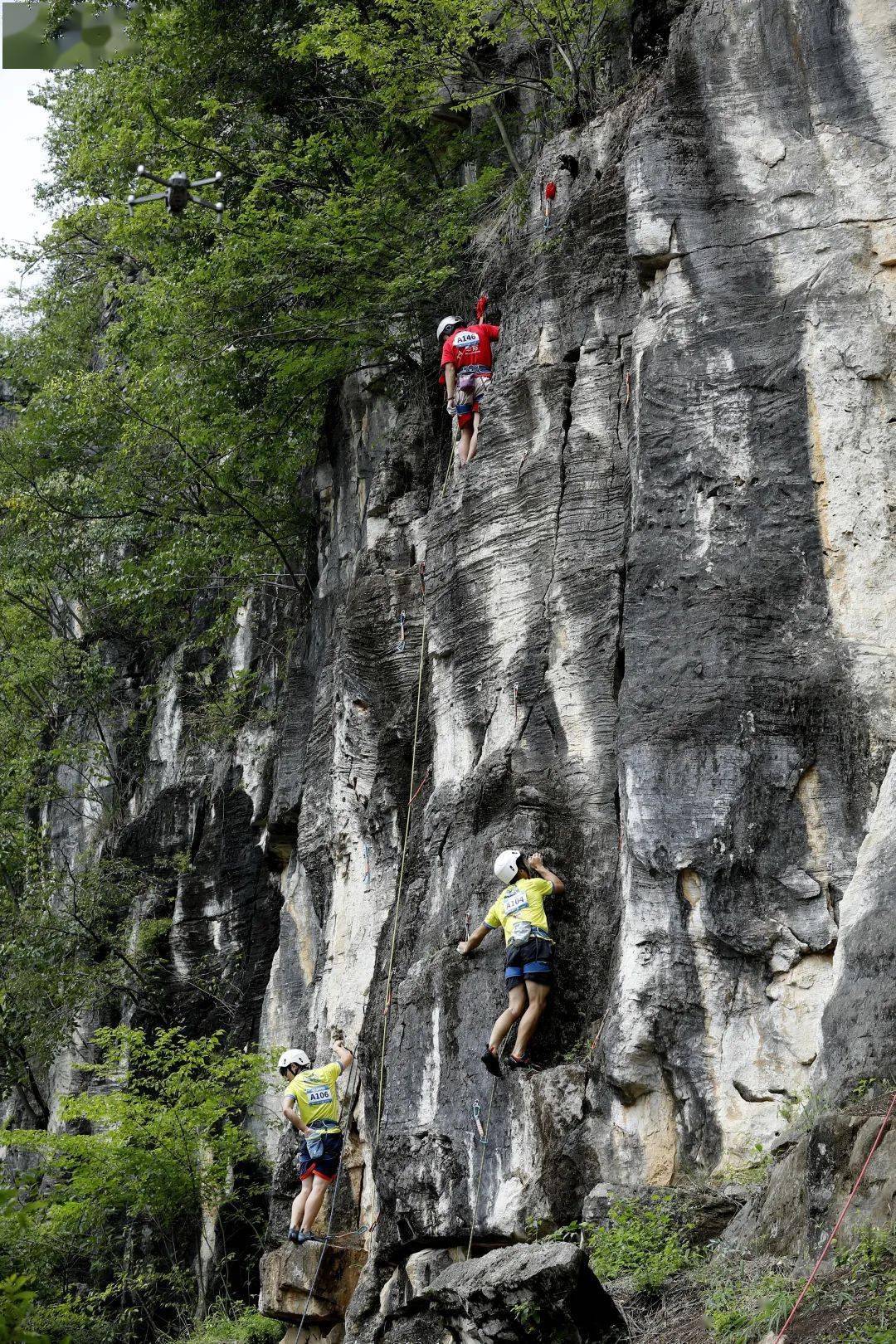 爱游戏官方-攀岩救援技能比赛，锻炼实用救援技巧